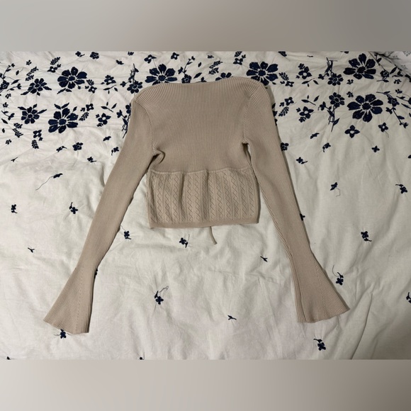 SHEIN cream long sleeve crop top with tie detail - Picture 3 of 4